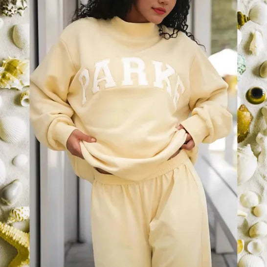 Women's Oversized Graphic Sweatshirt Crew Neck