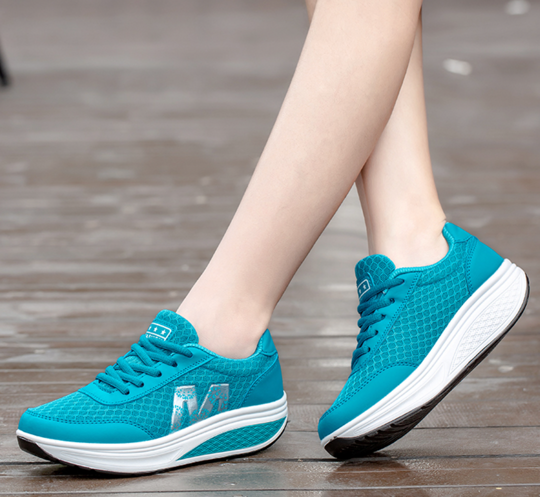 Women's Cushioned Walking Sneakers