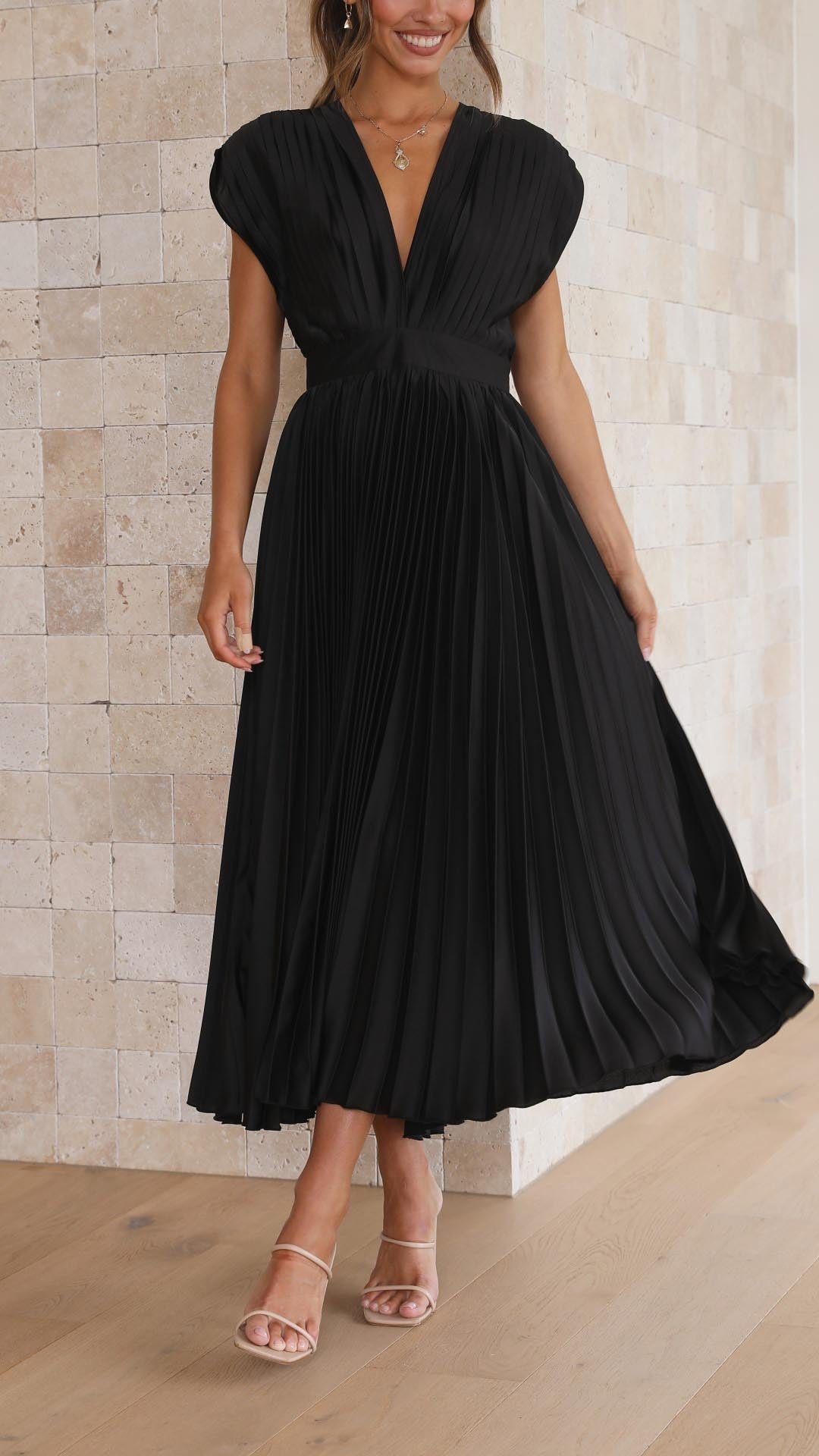 Matilda | Women's Pleated Maxi Dress