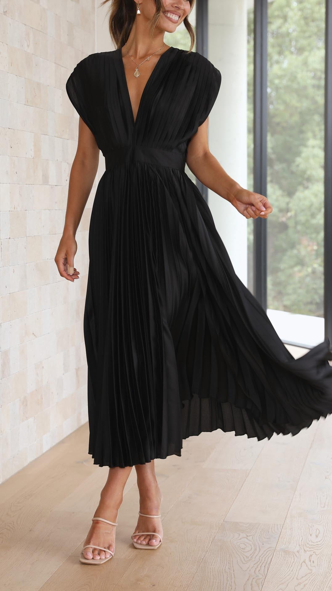 Matilda | Women's Pleated Maxi Dress