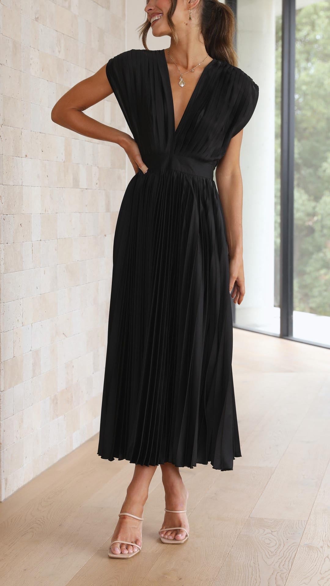 Matilda | Women's Pleated Maxi Dress