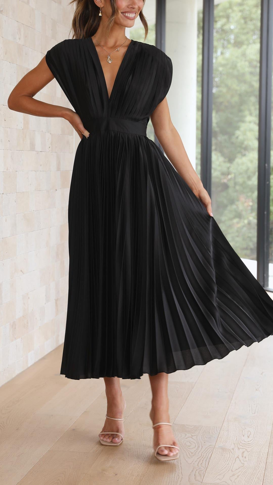 Matilda | Women's Pleated Maxi Dress